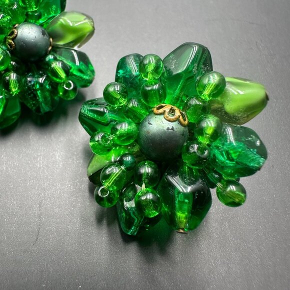Vintage Green Glass Clip On Earrings Brass Tone Beaded Cluster Signed Germany - Picture 4 of 11